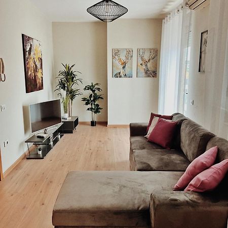 Cozy Rooftop Apartment - Your Home, Away From Home! Tirana Extérieur photo