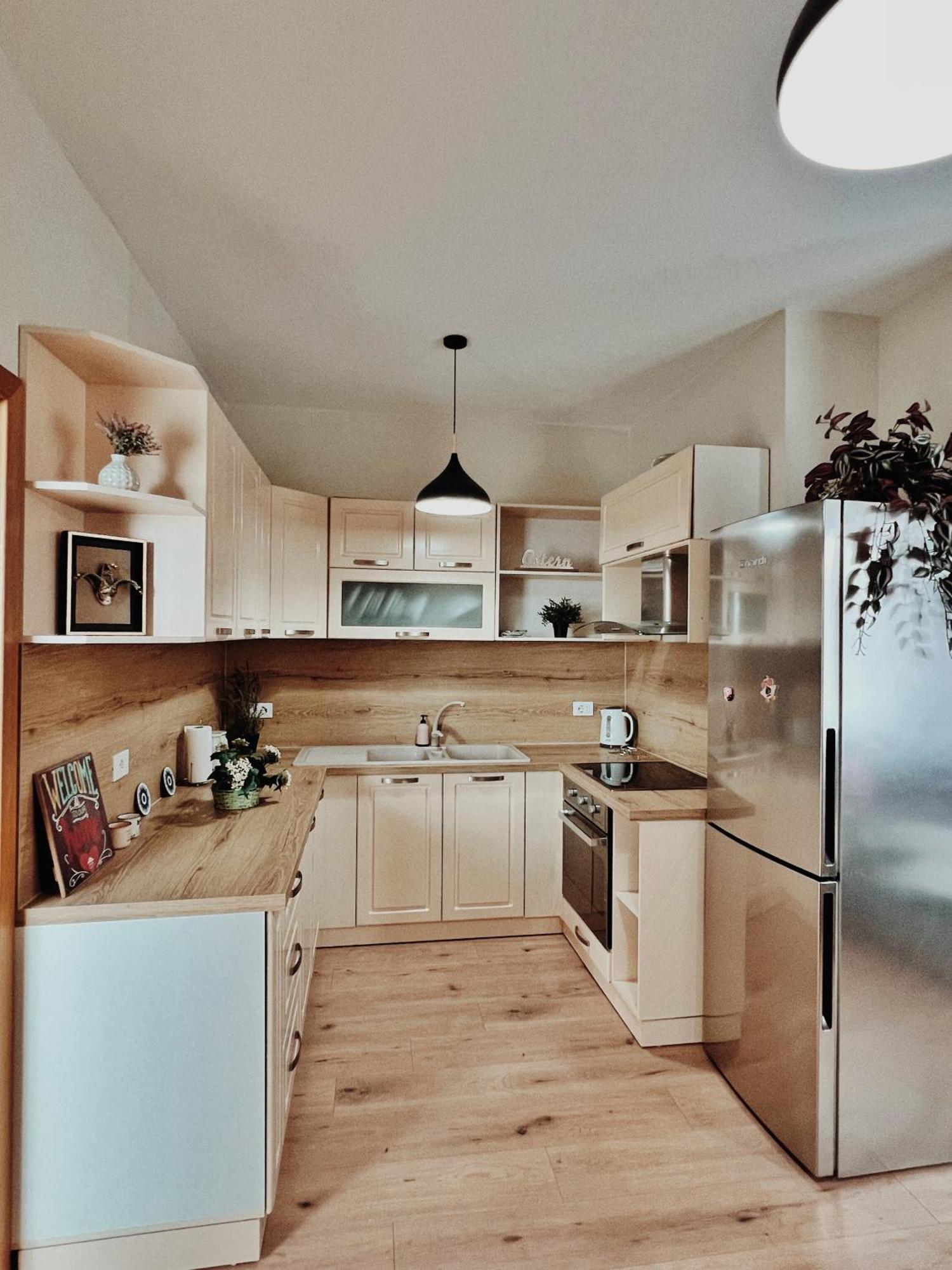 Cozy Rooftop Apartment - Your Home, Away From Home! Tirana Extérieur photo
