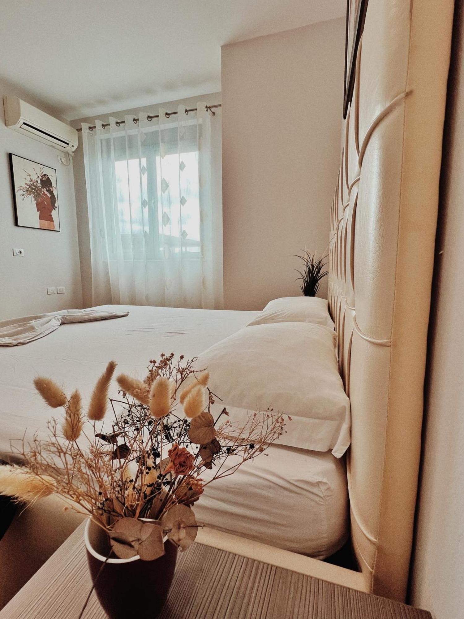 Cozy Rooftop Apartment - Your Home, Away From Home! Tirana Extérieur photo